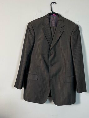 Earwin Magic Johnson two-piece men’s suit brown  pinstripe new without tag 40 L